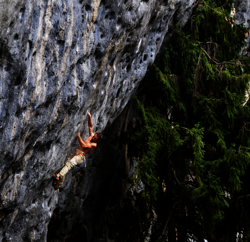 Marvin climbing "Crossover" (8c)